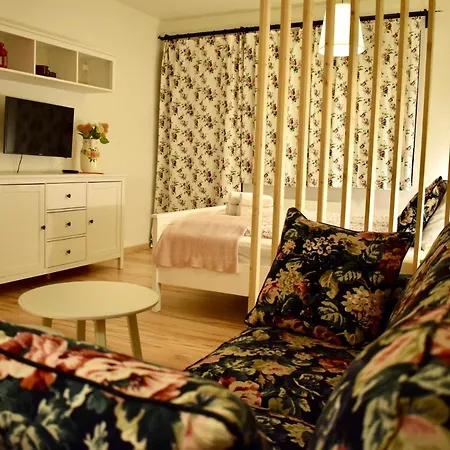 006 Aparthotel *